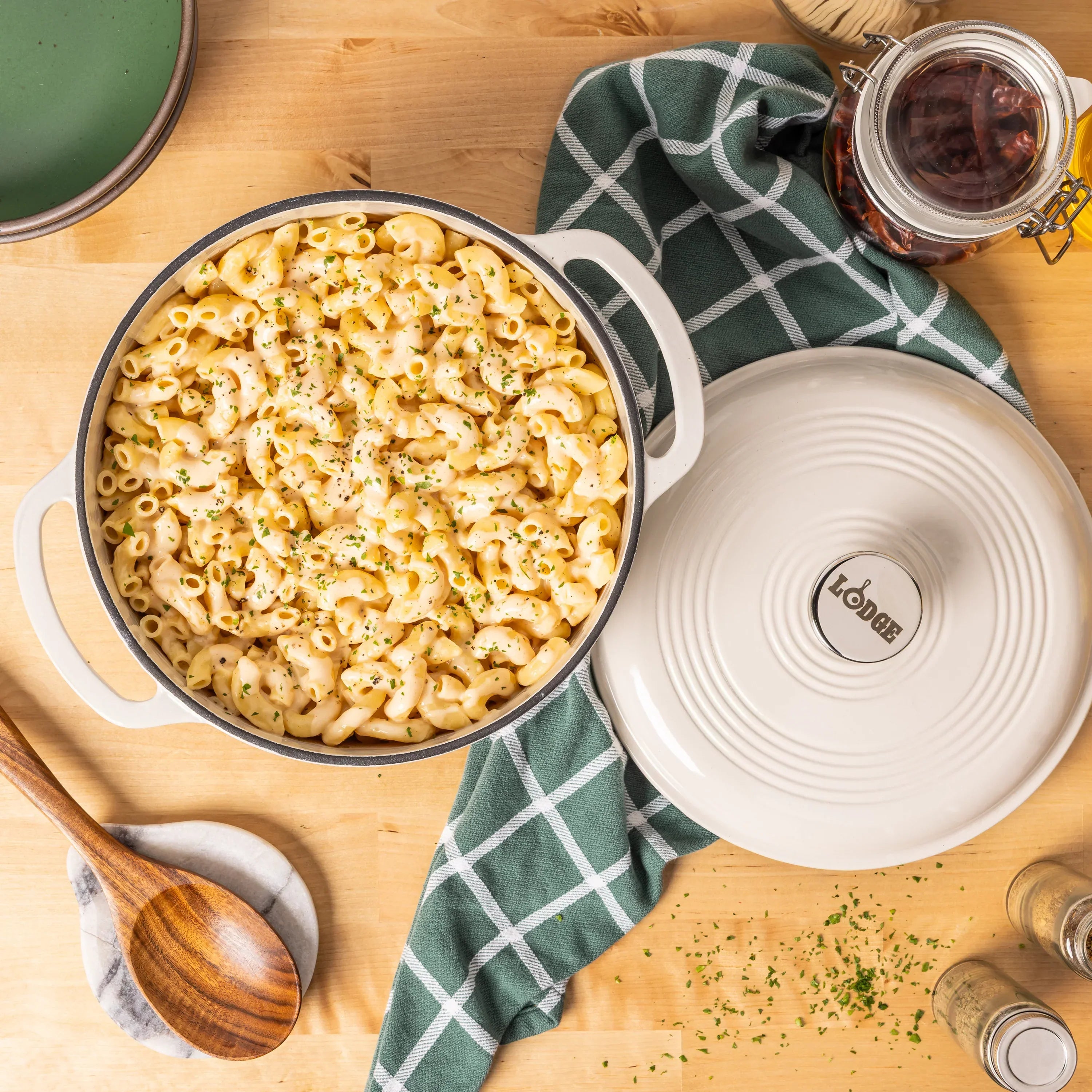  lodgecastironstore.us.com